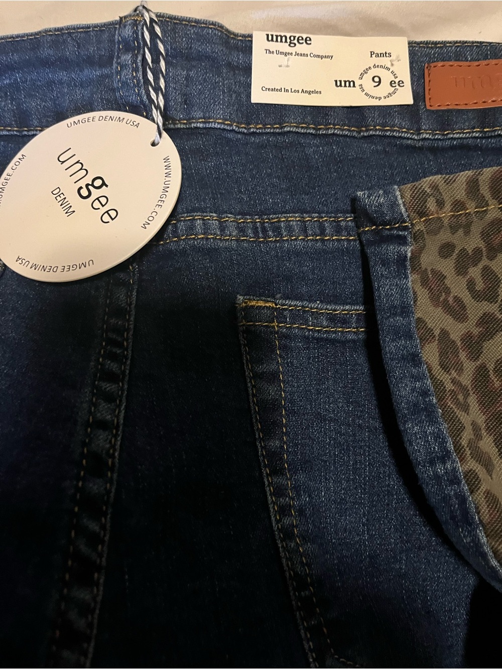 Umgee Size 9 Leopard-Print Straight Leg Jeans - Blue and Black and Brown - Picture 8 of 9